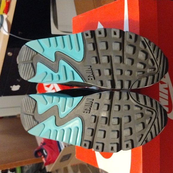 Nike air max 90 essential sport turquoise. Size 9 - Picture 7 of 8